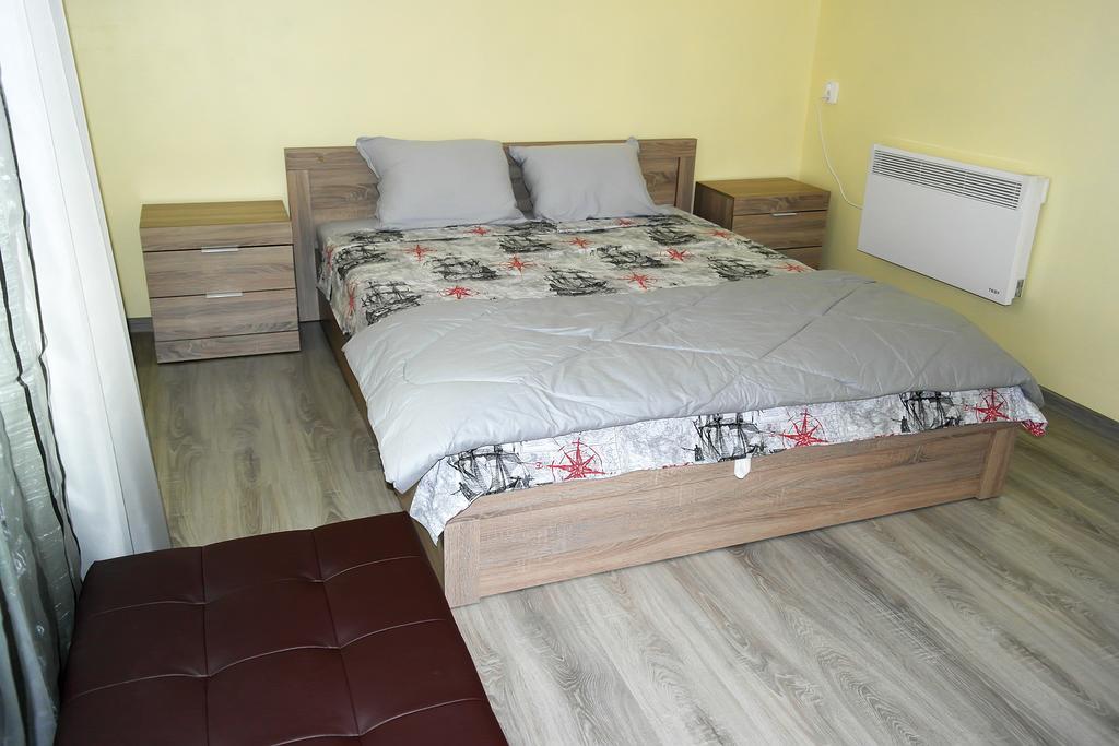 Water House Apartment Shumen Exterior photo